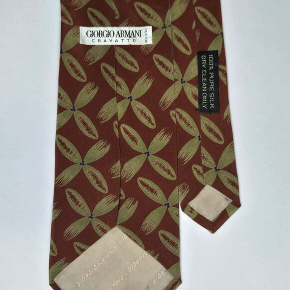 Giorgio Armani "Cravatte" Crepe de Chine 3.75" Wide Floral Silk Tie - Picture 3 of 8